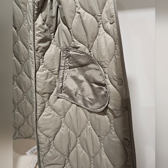 Quilted Packable Jacket - Picture 6 of 7